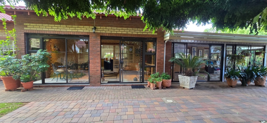 2 Bedroom Property for Sale in Flamwood North West